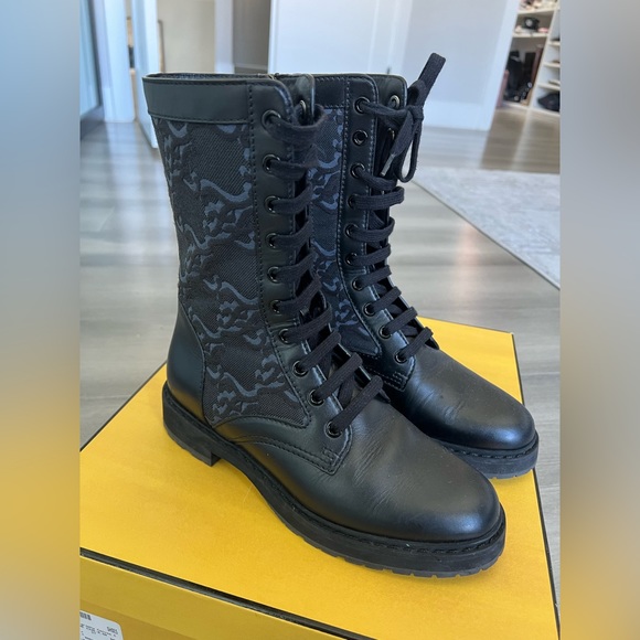 Fendi Karligraphy FF combat boots 6.5 used in great condition - Picture 1 of 16